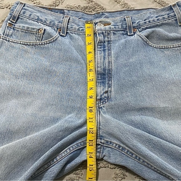 VINTAGE Levi’s 550 Relaxed Fit *CROPPED* size 38w 30l - Picture 5 of 10